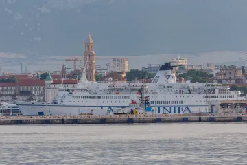 U moru u trajektnoj luci u Splitu pronađen leš