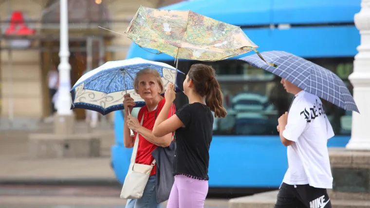 Ki&scaron;obrane u ruke! Dolazi nam prava jesen. Danas će ki&scaron;iti u cijeloj zemlji