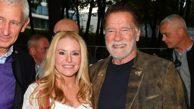 Schwarzenegger i ove godine viđen na Octoberfestu: U dru&scaron;tvu dugogodi&scaron;nje partnerice odu&scaron;evio u kaubojskom izdanju