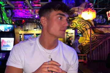 Uhvaćena u krevetu sa sedam godina mlađim: Zavodnik već galebari, ne bira s kojom će