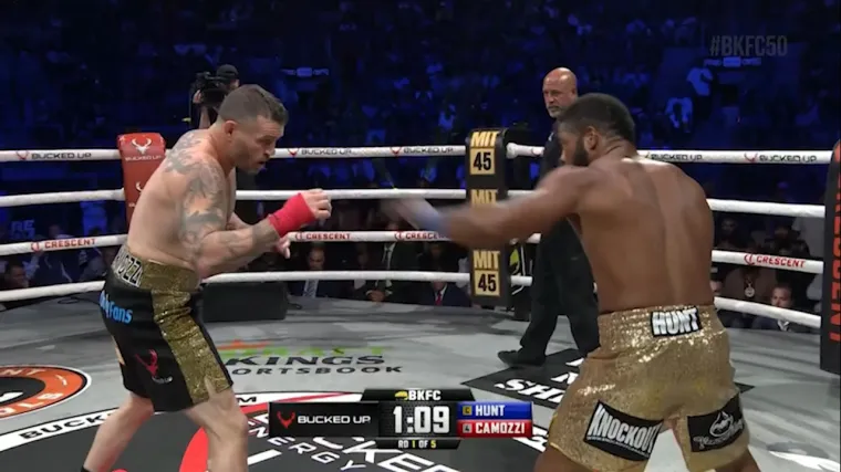 U glavnom meču večeri prvak obranio pojas protiv UFC veterana: Sijevalo je sa svih strana, svjedočili smo spektaklu u Denveru