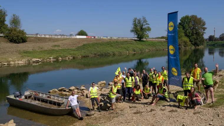 UZ LIDLOVU PODR&Scaron;KU, VOLONTERI ČISTOG PODZEMLJA I RONIOCI  KPA KARLOVAC IZ KUPE IZVUKLI 6 KUBIKA OTPADA