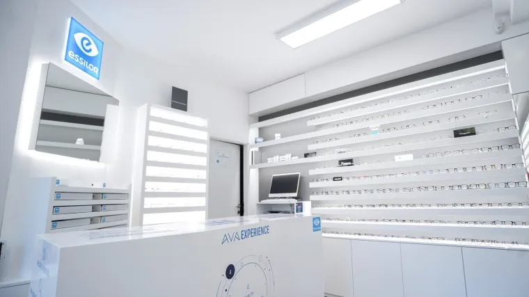 Uz jedan kupljeni par progresivnih naočalnih leća, drugi par vam daruje  Vision Center Ocularia