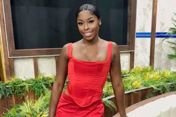 Omražena u javnosti, pojavila se u seksi crvenoj haljini i objasnila kako stvari zaista stoje