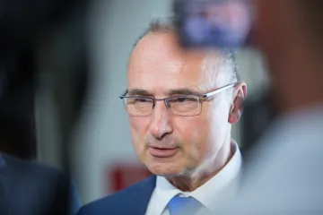 Grlić Radman: 'Nije bilo nužno slati zrakoplove po Hrvate u Izrael. Neke zemlje su to učinile kako bi se paradno pokazale'