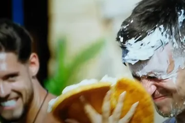 Ovo se dugo čekalo: Djevojke će se ujediniti protiv jednog frajera, padaju i zabranjeni poljupci