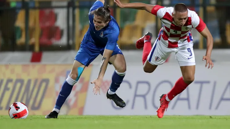 Mladi Vatreni bili nadomak pobjede, ali ipak remizirali u Grčkoj. Sad su na trećem mjestu u poretku