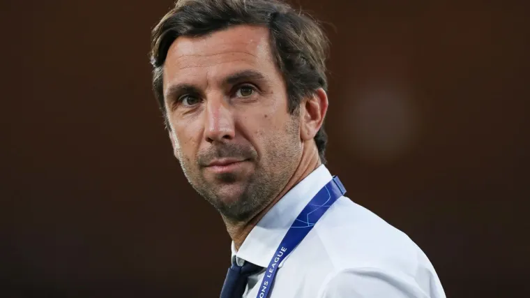 Iz ureda na klupu: Darijo Srna je privremeni trener Šahtara