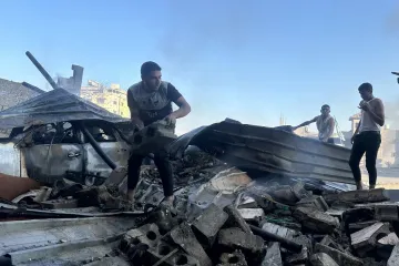 Dan nakon napada na bolnicu u Gazi traže se preživjeli, iznose nastradali. Nema pitke vode, hrane, struje ni lijekova...
