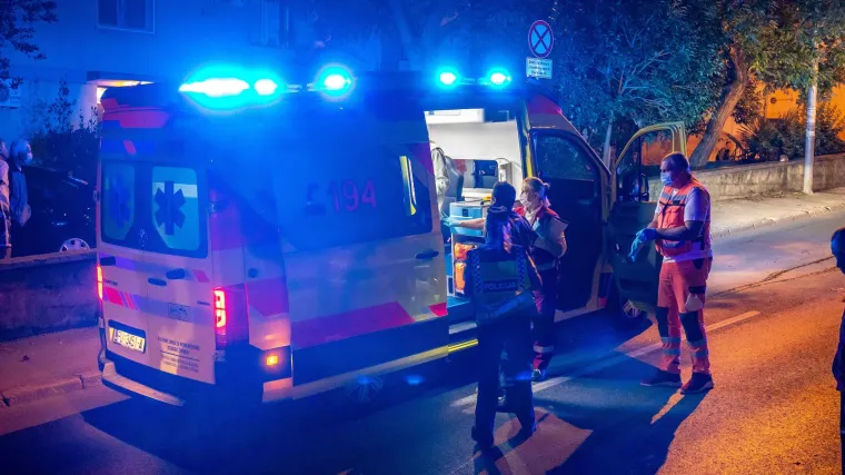 Te&scaron;ka nesreća u Požegi: Na dvoje maloljetnika naletio auto dok su vozili bicikle