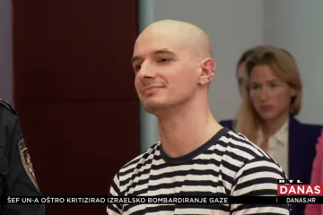 Promijenio izgled, ali ne i ponašanje: Zavadlav presudu slušao ošišan do kože i s podsmijehom.