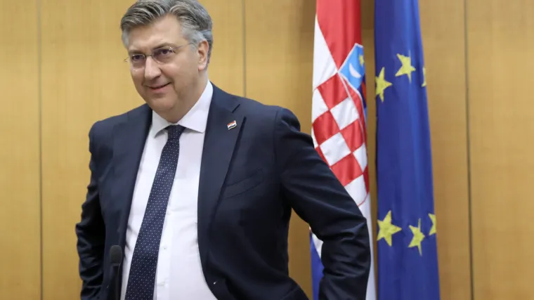 'Premijer će pričati o zemlji mirisnih livada i blagostanja, a na rub siroma&scaron;tva dovedeno 750.000 ljudi'