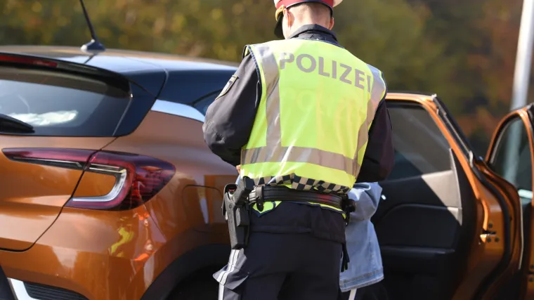 Hrvat u Njemačkoj uzeo skupocjeni auto na probnu vožnju i nije ga vratio. Traži ga policija