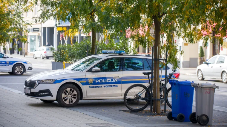 Mu&scaron;karac (73) pritisnuo daljinski od TV-a pa mu eksplodiralo u stanu. Umro je u KBC-u Osijek