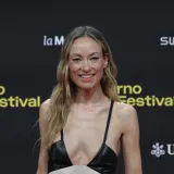 Olivia Wilde u eteričnoj haljini s crnim kožnim grudnjakom dubokog izreza