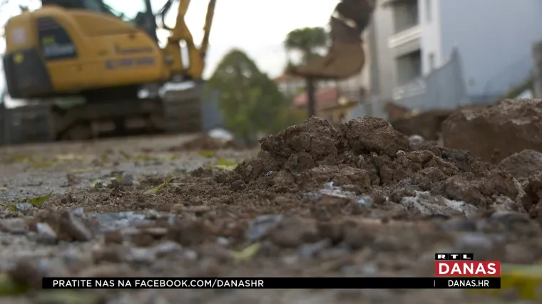 Dva mjeseca kopaju 120 metara ulice: 'Ne rade ništa cijelo jutro. Brbljaju u hladu, a onda odu na marendu'