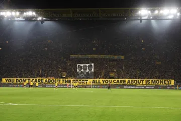 Navijači Dortmunda poslali žestoku poruku FIFA-i: 'Nije vam stalo do sporta, samo vam je bitan novac'