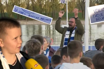 Mali se Osječani okupili podržati svoj klub! Putem skandirali: 'Osijek, alee!' Filip: 'Znači mi sve u životu'
