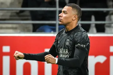 Čudesni Mbappe zabio hat-trick i odveo PSG na vrh francuske lige