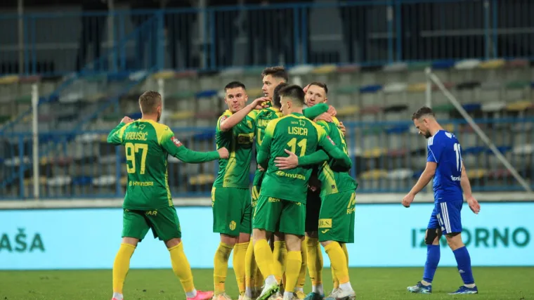 Kakvo razbijanje u derbiju začelja HNL-a: Već nakon prvih 45 minuta jasno se nazirala katastrofa domaćina