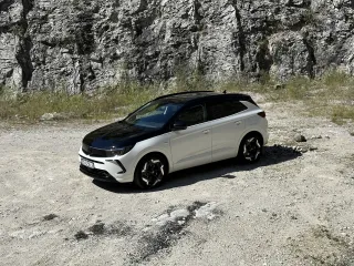 Novi pogon u potpunosti ga je transformirao: Vozila sam Opelov obiteljski SUV sa 'sportskom dušom' i 300 konja