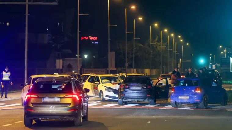 Nekoliko vozila se sudarilo na Aveniji Većeslava Holjevca, pogledajte fotografije