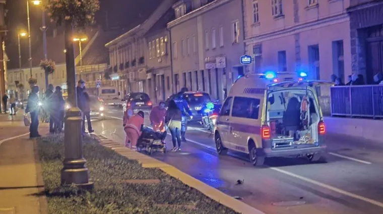 FOTO Stra&scaron;na nesreća u Karlovcu! Policajac na motoru naletio na pje&scaron;aka. Preminuo je...