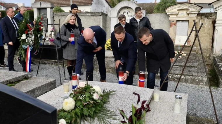 Došao pomoći ranjenicima pa ga ubili iz zasjede: Odana počast prvom liječniku poginulom u Domovinskom ratu