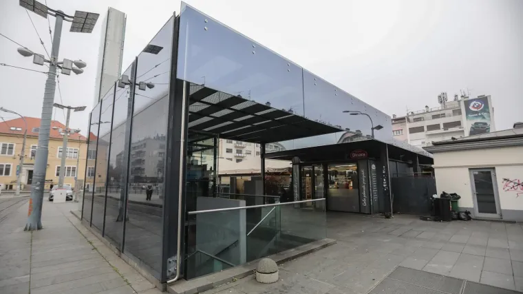 Gnjusan čin! Trojac tjerao 59-godi&scaron;njakinju da prosi na Kvatriću. Ako ne bi dovoljno isprosila, &scaron;amarali bi je