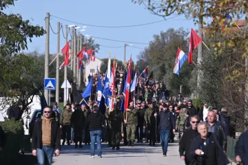 U Škabrnju ove godine stiglo 25.000 ljudi: Sjećanje na jesen 1991. i danas je prestrašno i preteško