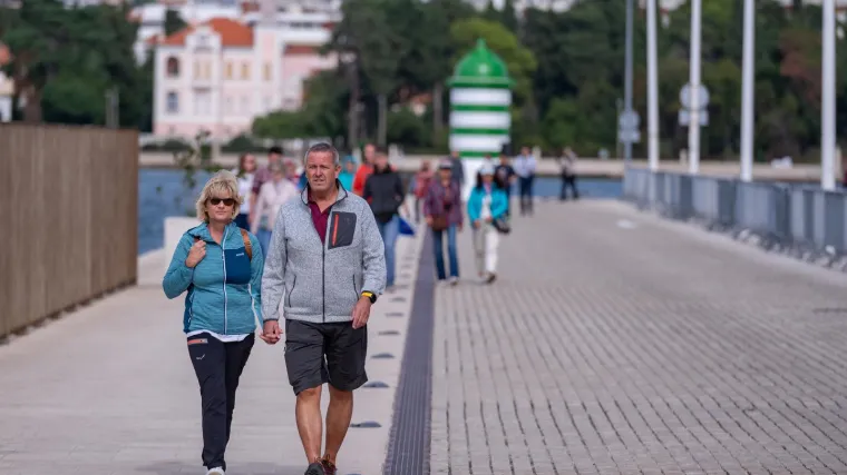 Tek pokoja kap ki&scaron;e neće pokvariti nedjelju, prema večeri razvedravanje, na Jadranu ugodnih 15-ak stupnjeva