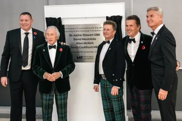 Optical Express sa zadovoljstvom podržao svečani bal Zaklade Moulsdale na kojem je prisustvovao i Sir Jackie Stewart, trostruki svjetski prvak Formule 1