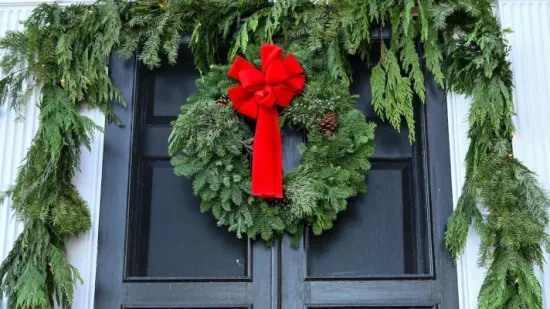 Čarolija na pragu: Pretvorite svoj ulaz i hodnik u blagdansku bajku