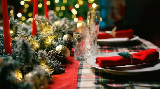 Kako dekorirati stol za blagdane? Imamo nekoliko sjajnih ideja