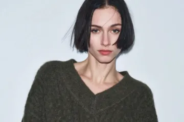 Puloveri s V-izrezom su najpoželjniji pleteni komad ove zime - donosimo favorite