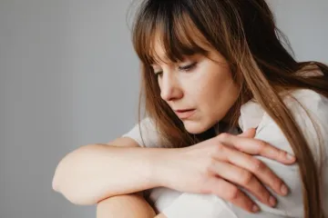 Kad euforija utihne: Psiholo&scaron;ka pozadina tjeskobe u siječnju i kako je olak&scaron;ati