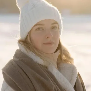 Suha koža zimi: Za&scaron;to dolazi do perutanja i kako za&scaron;tititi kožnu barijeru