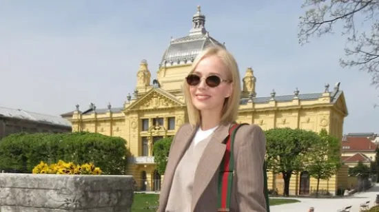 Jelena Rozga upija sunce u centru Zagreba: Pjevačica pokazala luksuzni stil