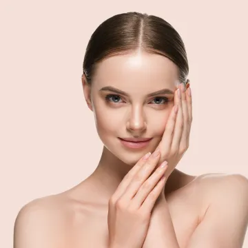 Te&scaron;ki puderi odlaze u drugi plan: Ovo su lagane podloge koje volimo u toplijim danima