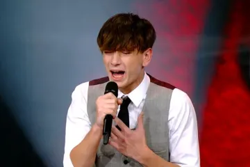 Dino zapjevao Oliverov hit, pustio suzu i oduševio žiri i publiku, a Severina priznala: 'Ti si moj favorit od početka'