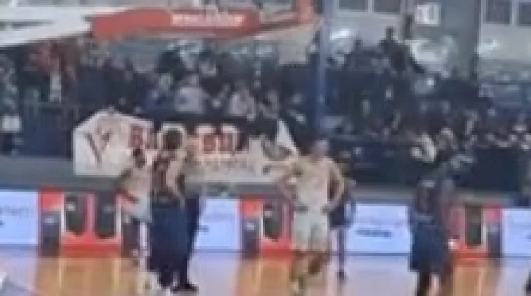 Pa kakvi ljudi njih odgajaju?! Navijanje 10-godišnjih dječaka u Srbiji zgrozilo regiju