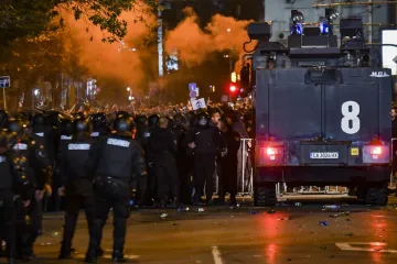 Vladao je nogometom 18 godina pa nakon žestokih prosvjeda podnio ostavku: 'To sam napravio u duhu pomirenja'