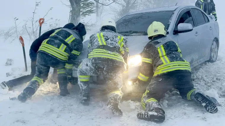 VIDEO Ledeni vjetrovi i oluja na jugu Ukrajine, najmanje 10 mrtvih. U Moldaviji na&scaron;li tijela ljudi zatrpanih snijegom u autu