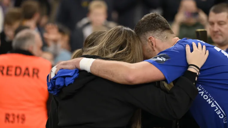 Zagreba&scaron;i su se pobjedom oprostili od najvjernijeg navijača, a emotivnom gestom raznježili obitelj