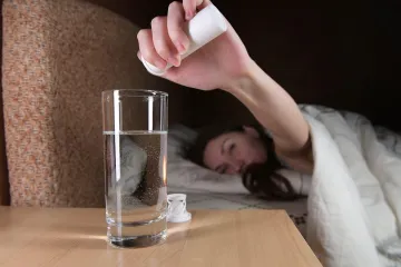 Burna noć završila mamurlukom: Hoćete ga se odmah riješiti? Stručnjaci: Ne uzimajte paracetamol!