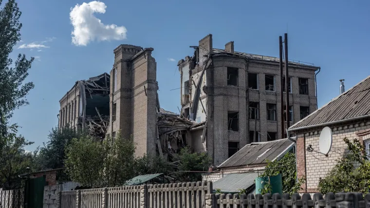U ruskom raketnom napadu na istočnu Ukrajinu jedna osoba poginula, a deset ih je ranjeno
