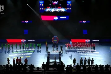 Kraljice šoka ponosno su zapjevale himnu prije prve utakmice Svjetskog prvenstva