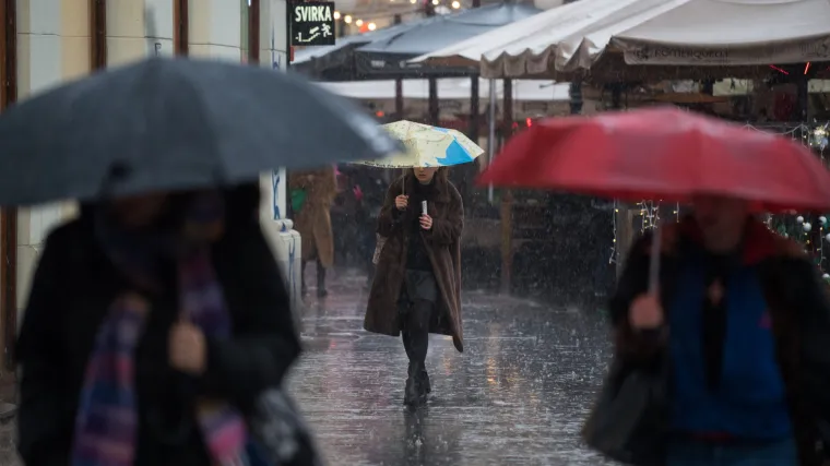 Vrijeme kroz tjedan promjenjivo: Ponedjeljak sunčan, a u utorak i srijedu ki&scaron;a i snijeg