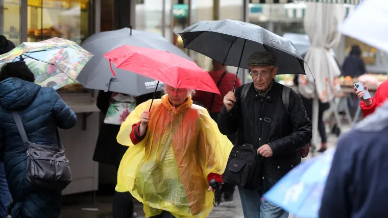 Danas moguća obilna ki&scaron;a na Jadranu, a od srijede susnježica, ali i snijeg na kopnu