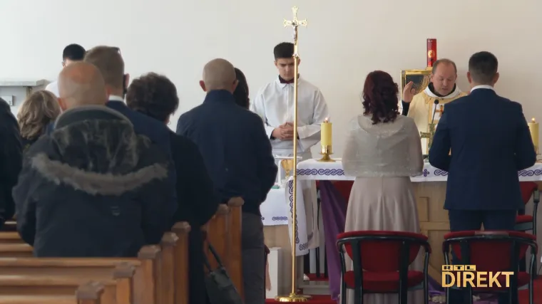 Propovijedaju na TikToku i imaju zornica challenge. Oni su cool svećenici: 'I klanjanje prenosimo uživo'